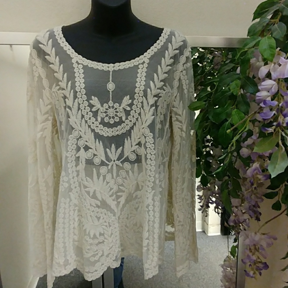 Cupio Embroidered Crocheted Lace Top